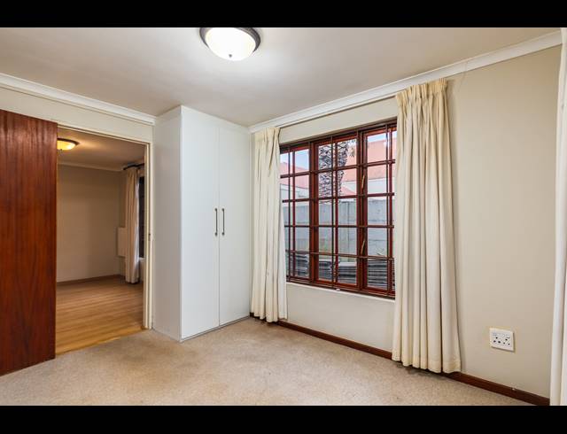 4 BEDROOM HOUSE FOR SALE IN BLOUBERG SANDS